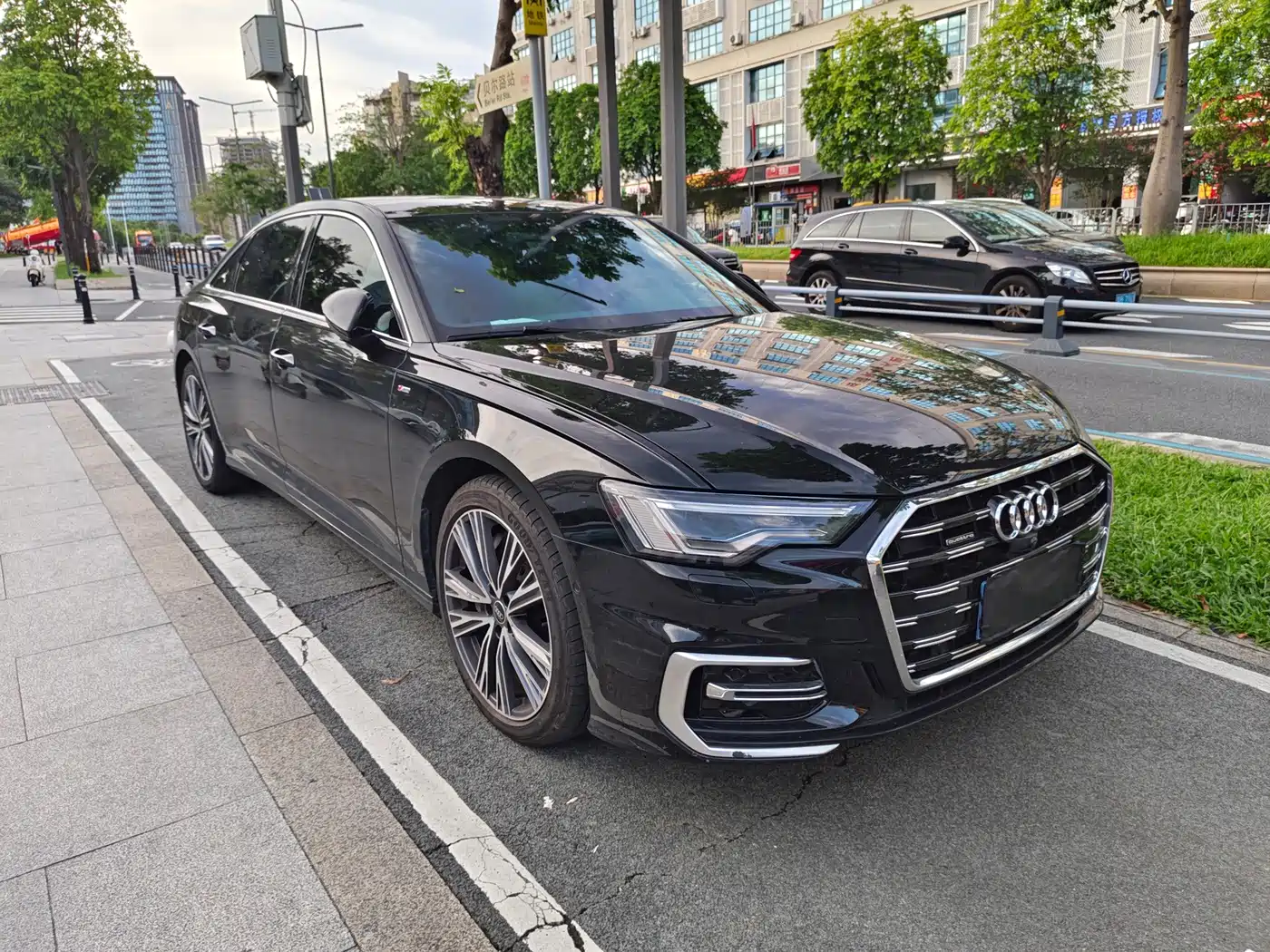 Фото 3 - Audi A6L