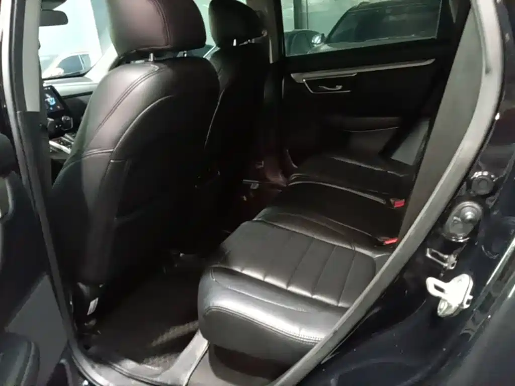 Фото 17 - Honda CR-V