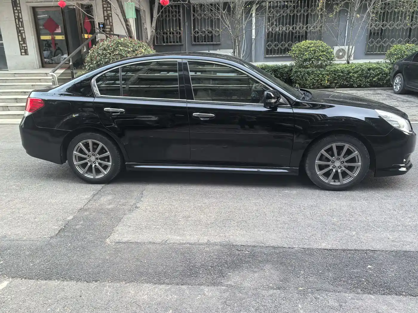 Subaru Legacy 2010 2.5i Luxury Navigation Edition фото 3