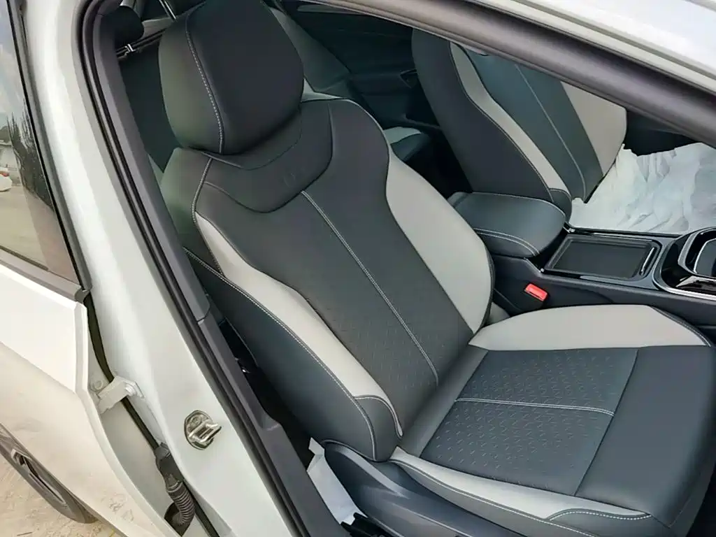 Volkswagen ID.4 CROZZ 2026 2025 Pure Enjoyment Edition