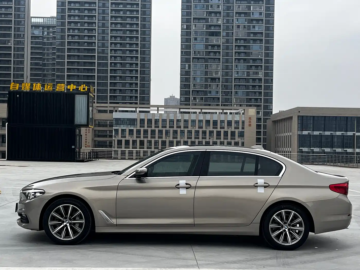 BMW 5 Series 2018 528Li Launch Special Edition фото 4
