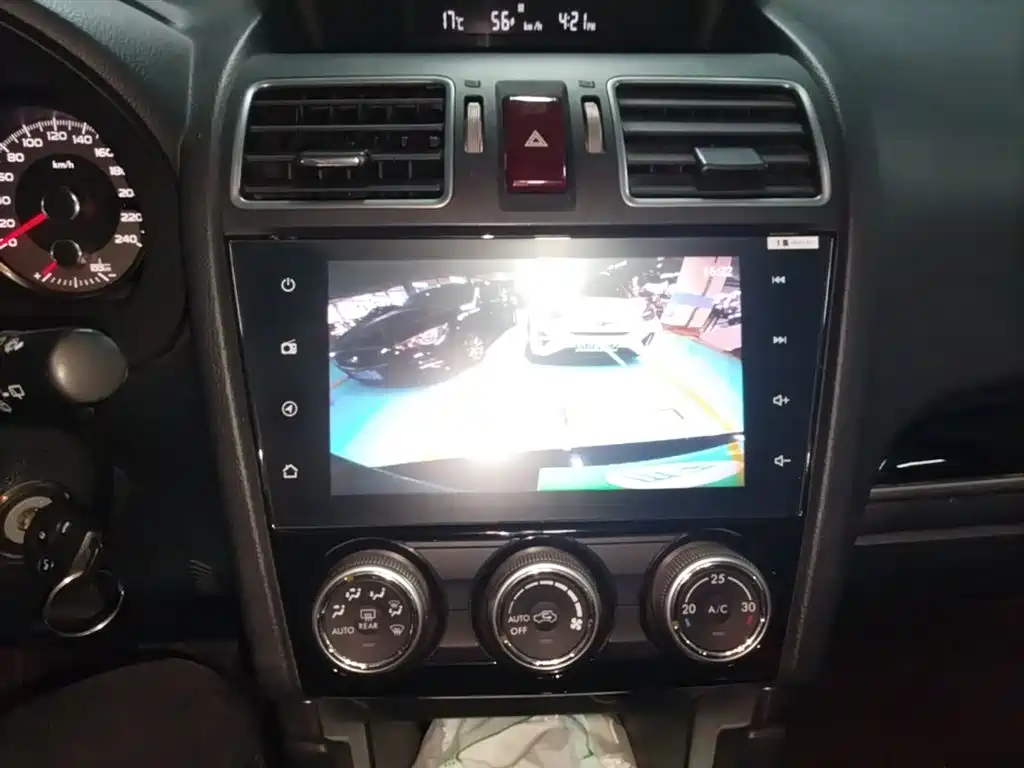 Subaru Forester 2016 2.0i Fashion Navigation Edition фото 13