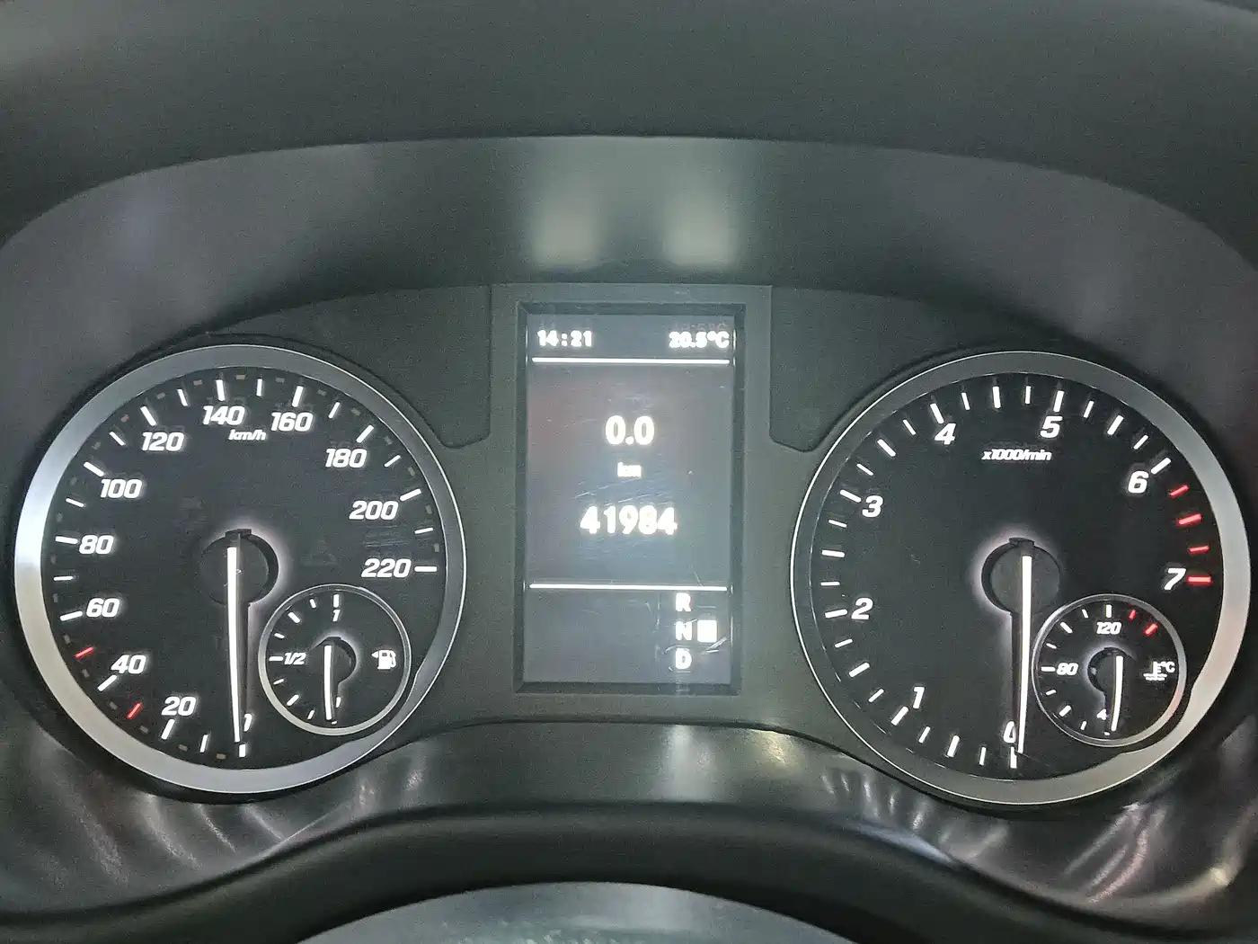 Mercedes-Benz Vito 2023 2.0T Elite 7-Seater фото 5