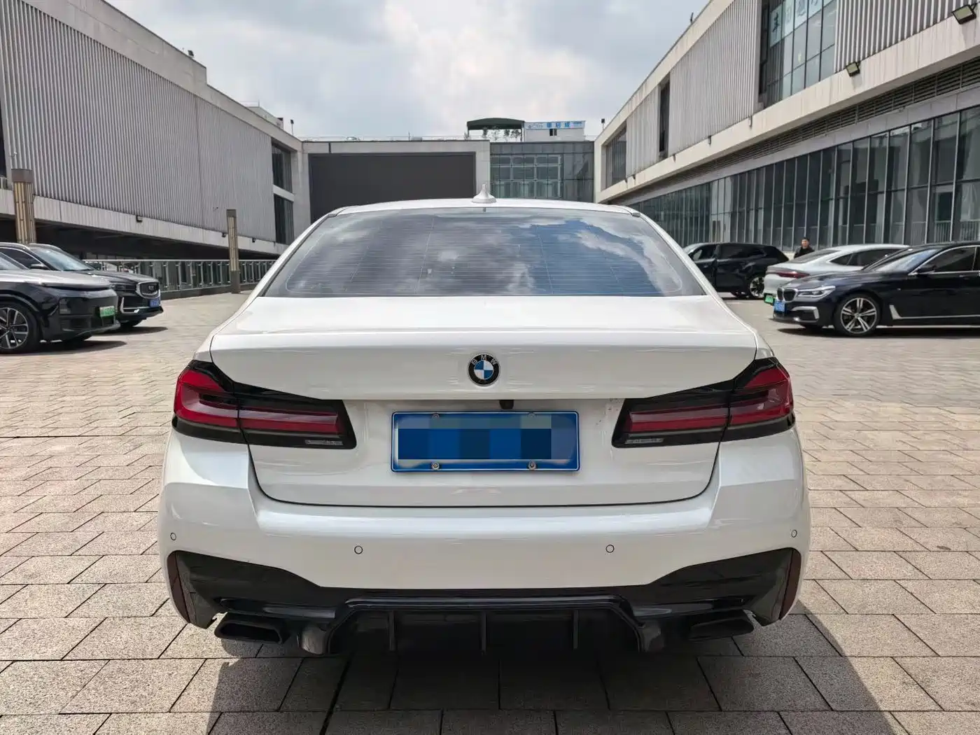 BMW 5-SERIES
