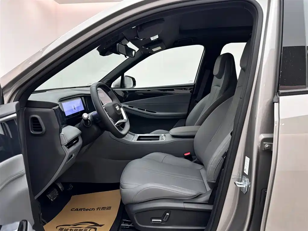 Geely Galaxy Galaxy L7 2025 EM-i 115km Explorer Edition фото 8