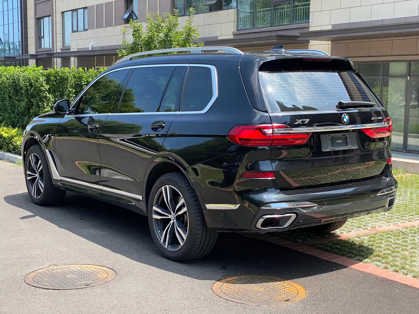 Фото 21 - BMW X7