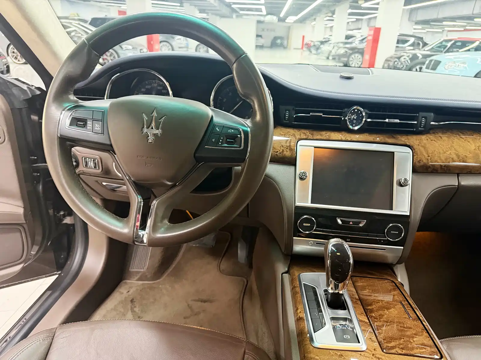 Photo 22 - Maserati Quattroporte
