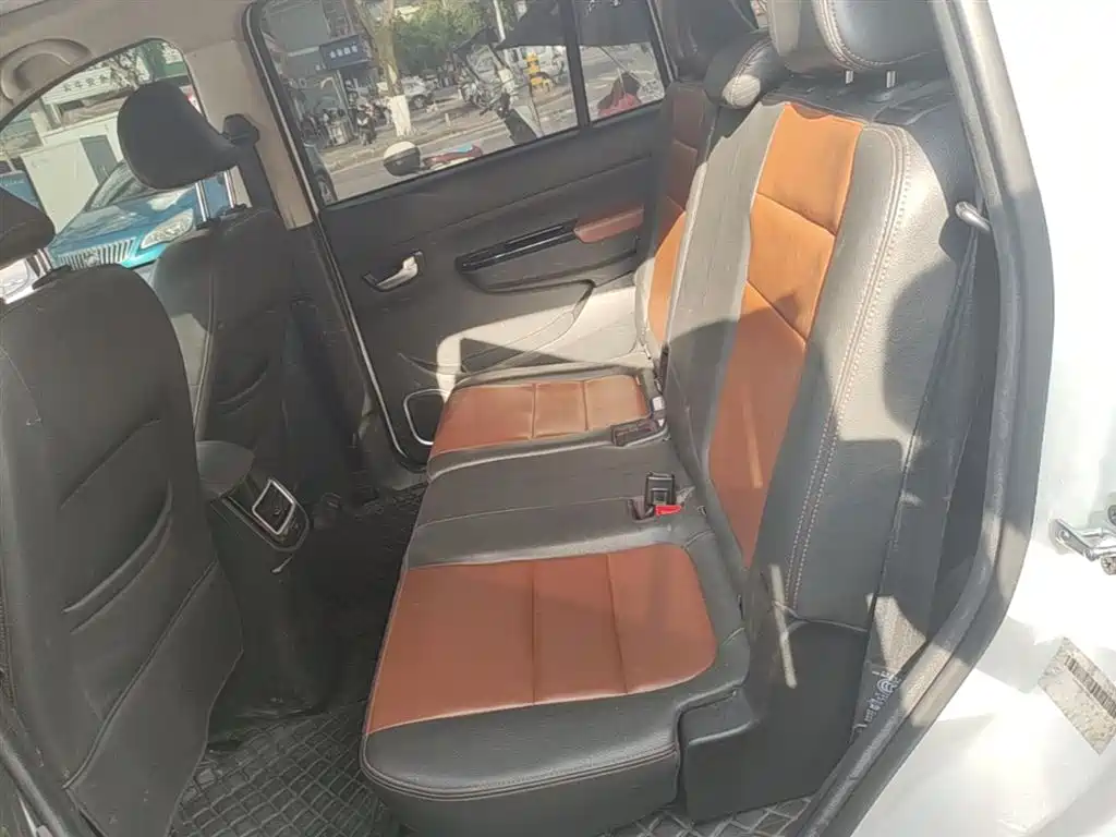 SWM Motor SWM X3 2021 2020 1.5L Manual Premium 7-seater