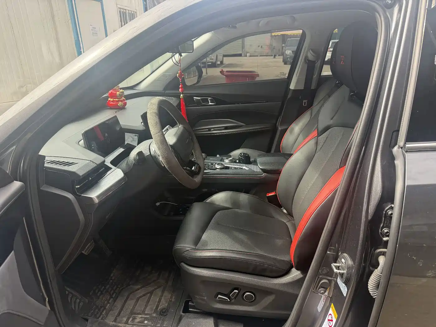 Photo 4 - Changan Oshan Z6