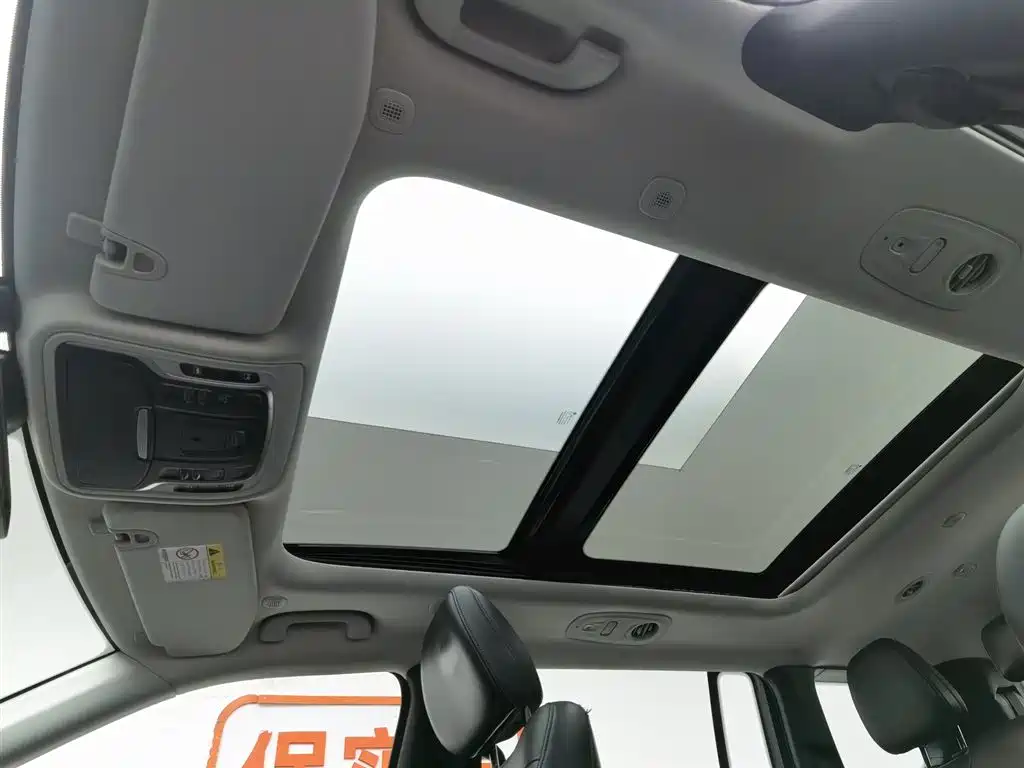 JEEP GRAND COMMANDER