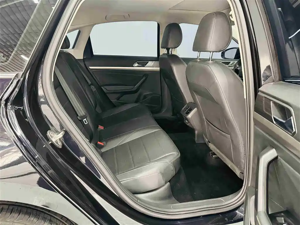 Volkswagen Lavida 2021 1.5L Auto Comfort Edition фото 22