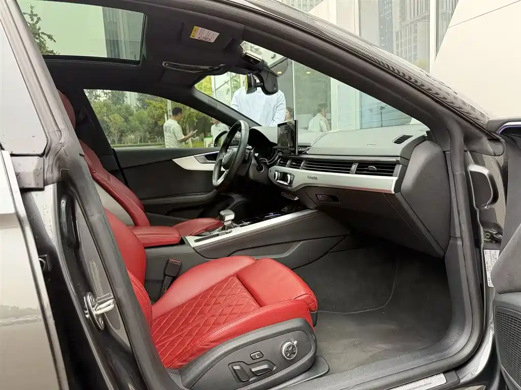 Photo 16 - Audi S5
