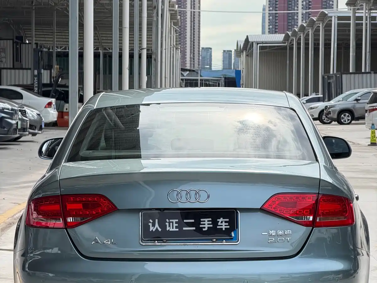 Audi A4L 2012 2.0 TFSI Auto Standard фото 11