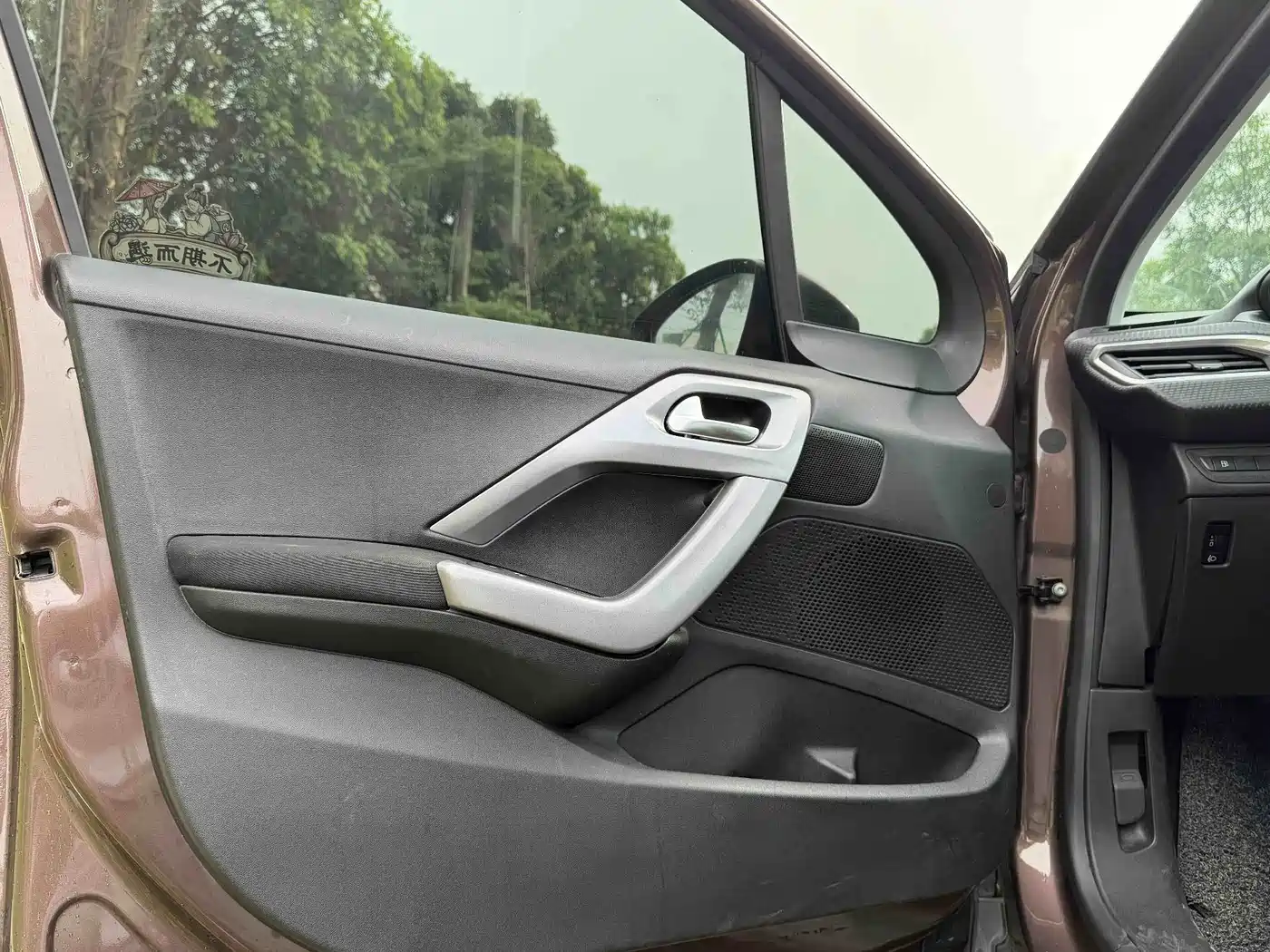 Peugeot 2008 2014 1.6L Automatic Fashion Edition фото 10