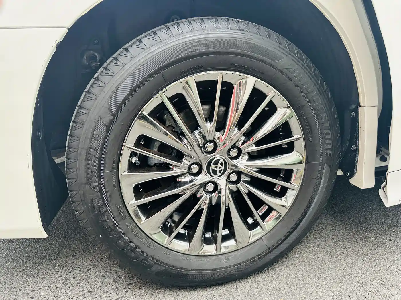 Toyota Alphard 2021 Hybrid 2.5L Ultimate фото 25