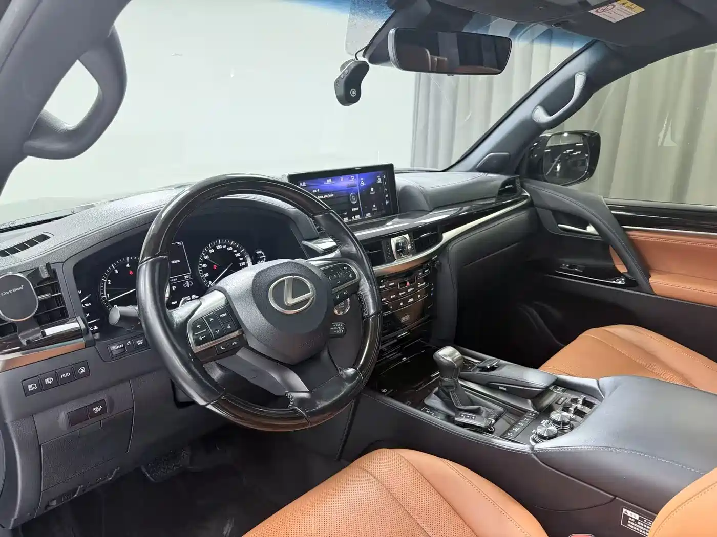 Lexus LX 2016 570 Luxury Premium Edition фото 4