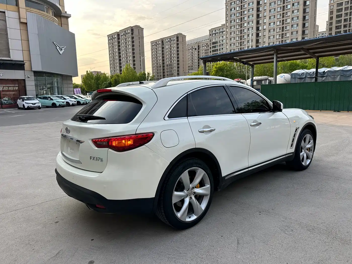 Infiniti FX 2013 FX37 Standard Edition фото 6