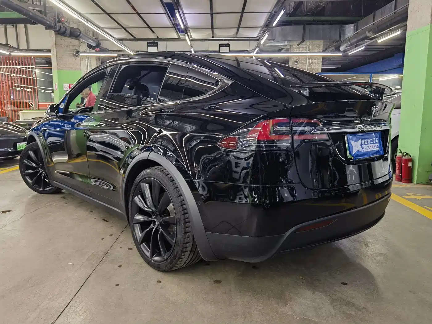 TESLA MODEL X