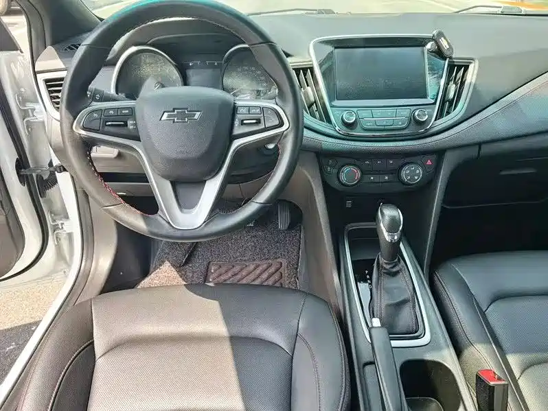 Chevrolet Monza 2019 RS 330T Auto Smooth Edition China VI фото 6