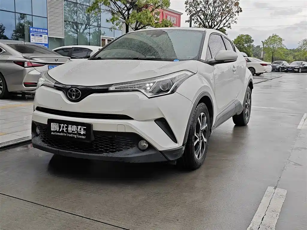 Toyota C-HR 2020 2018 2.0L Leading Sunroof Edition China VI