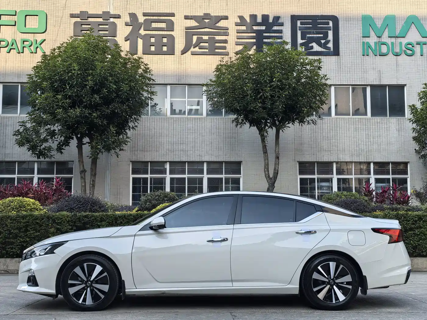 Фото 4 - Nissan Teana