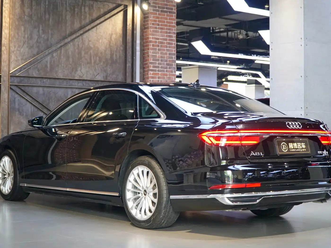Audi A8 2022 A8L 50 TFSI quattro Comfort Collector's Edition фото 4