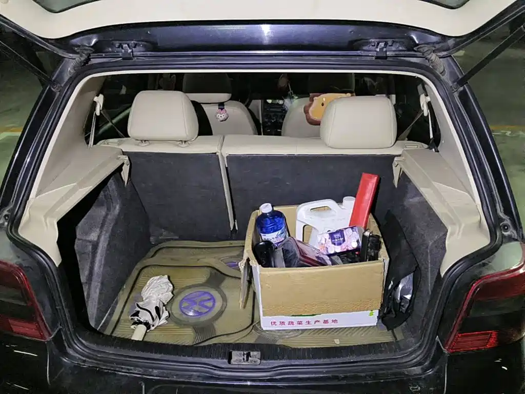 Photo 5 - Volkswagen Golf