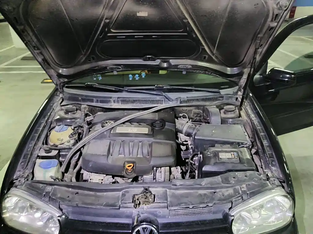 Photo 3 - Volkswagen Golf