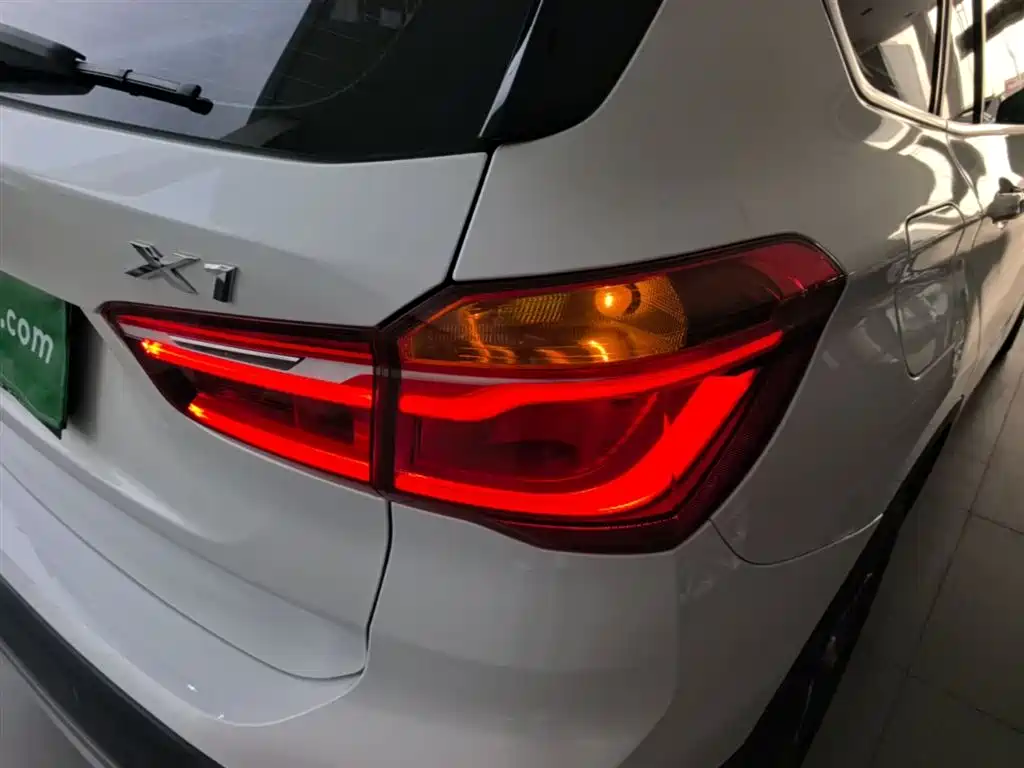 BMW X1 2018 sDrive18Li Premium Model фото 8