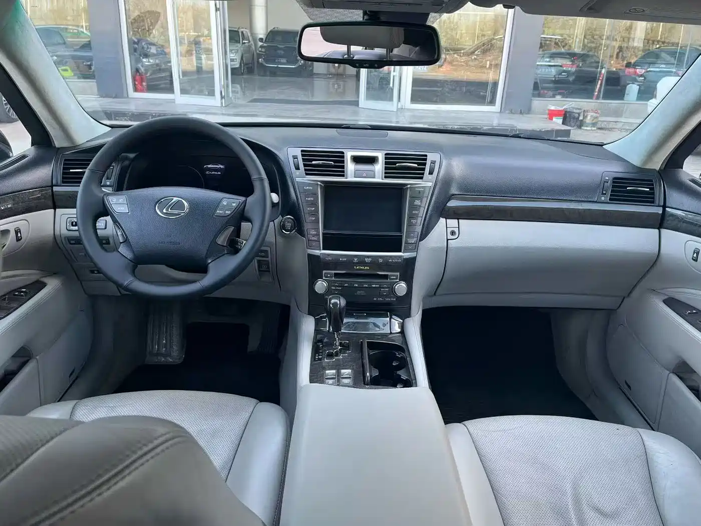 Lexus LS 2010 460L Luxury Edition фото 5