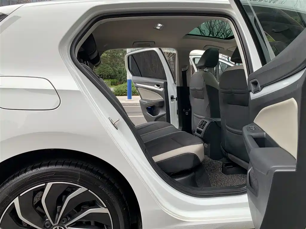 Volkswagen Golf 2023 280TSI DSG Pro фото 14