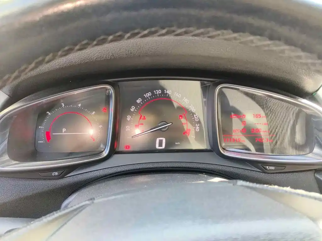 DS 6 2015 2014 1.6T Luxury Edition THP160