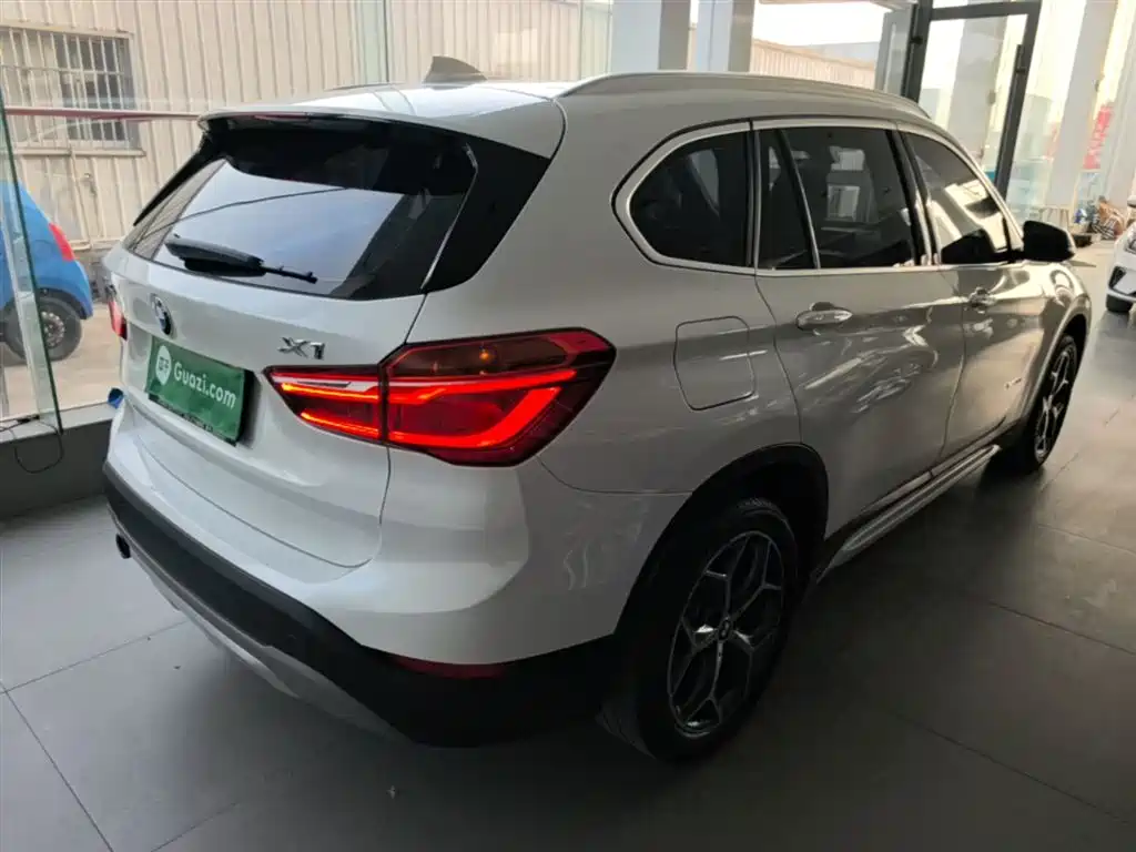 BMW X1 2018 sDrive18Li Premium Model фото 7