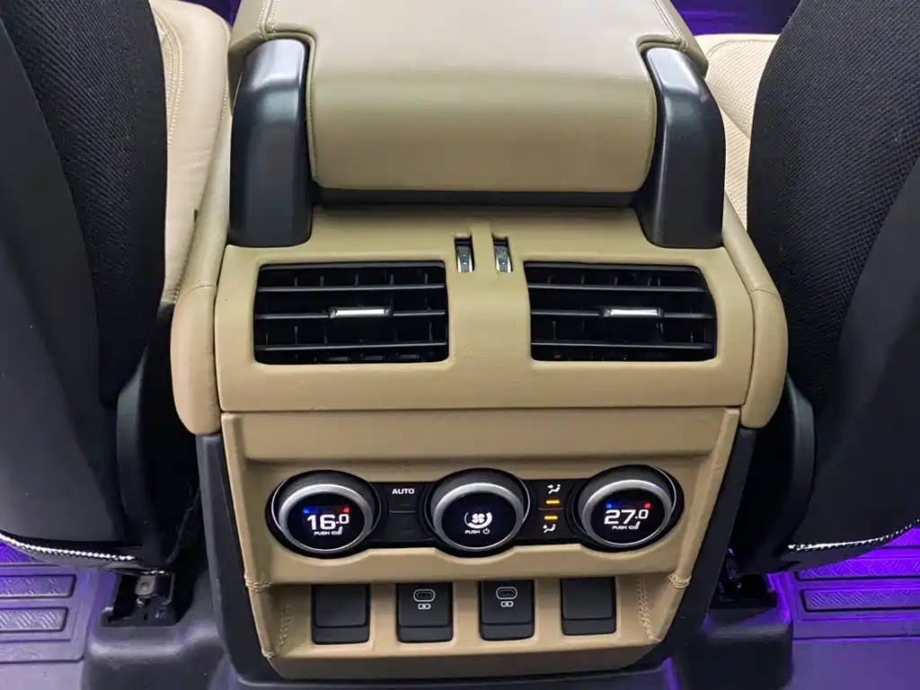 Land Rover Defender 2025 2025 130 3.0T P400 7-Seater Luxury Edition