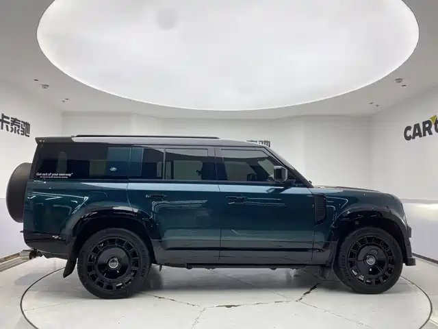 Land Rover Defender 2025 130 3.0T P400 7-Seater Luxury Edition — фото 4