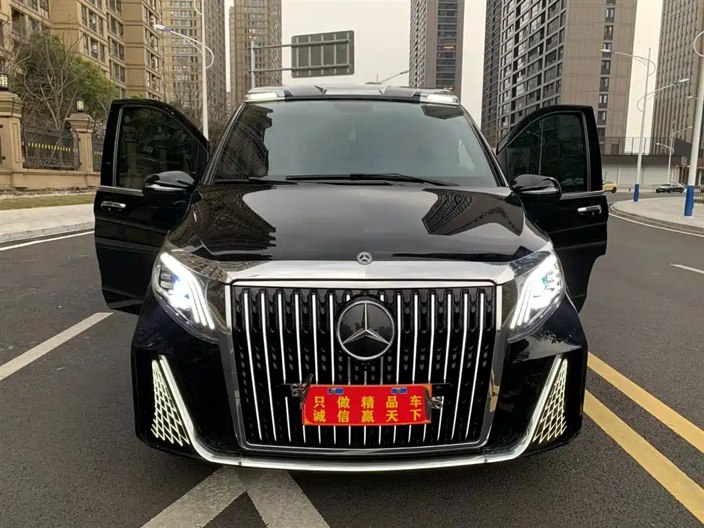 Mercedes-Benz Vito 2024 2.0T Elite Edition 7-Seater фото 2