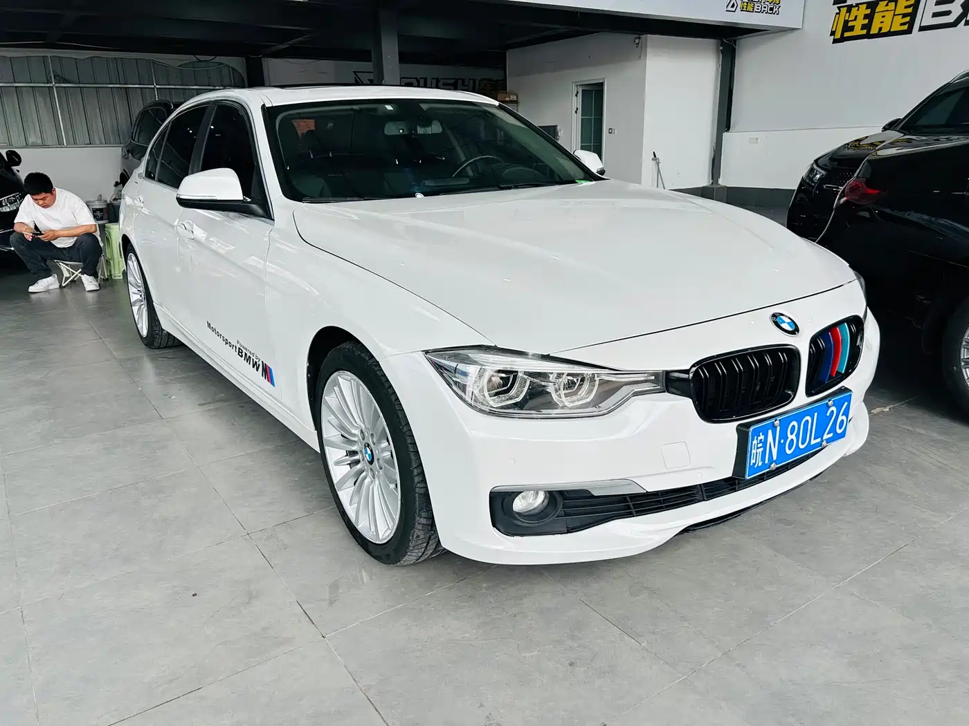 BMW 3 SERIES
