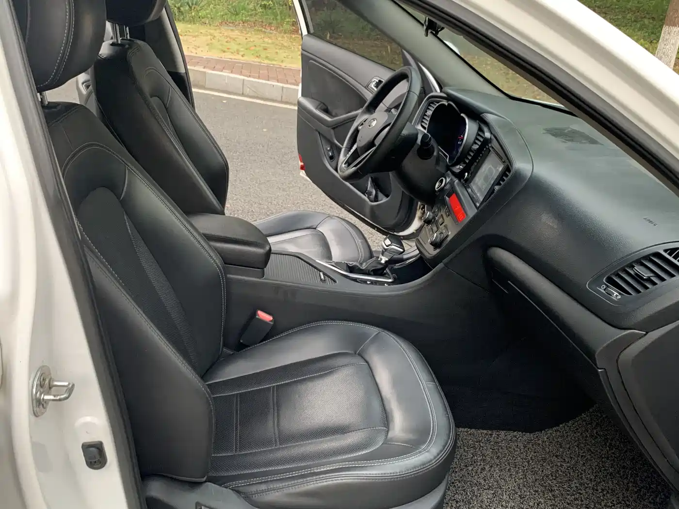 Kia K5 2014 2.0L Automatic LUXURY фото 13