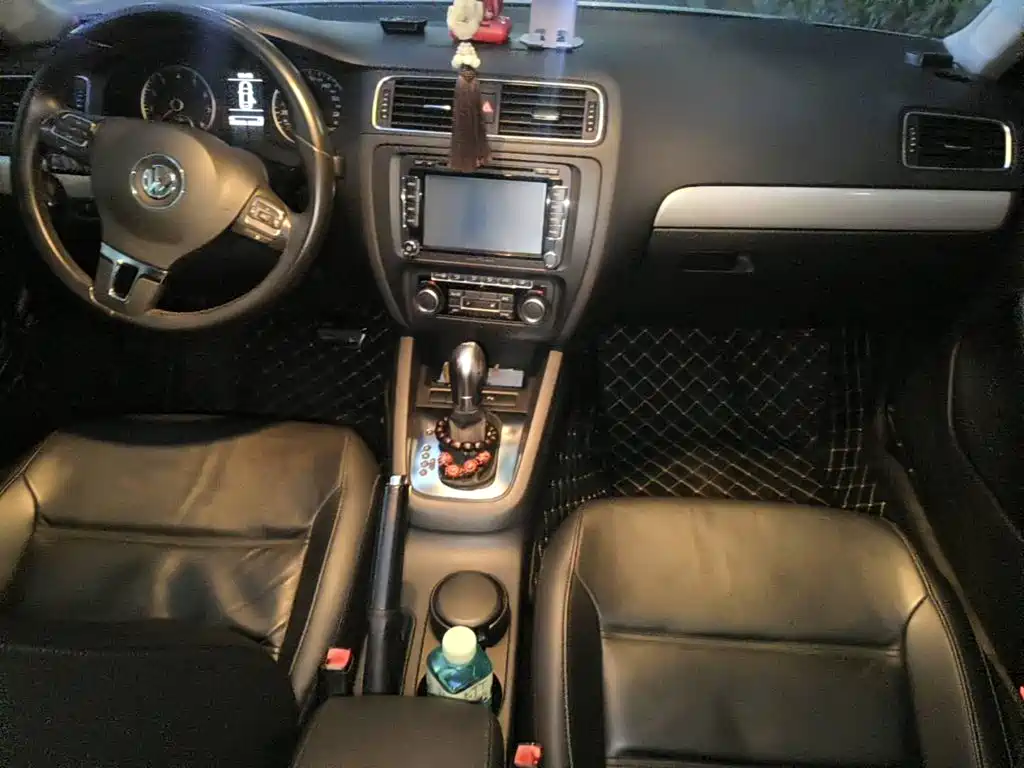 Photo 11 - Volkswagen Sagitar
