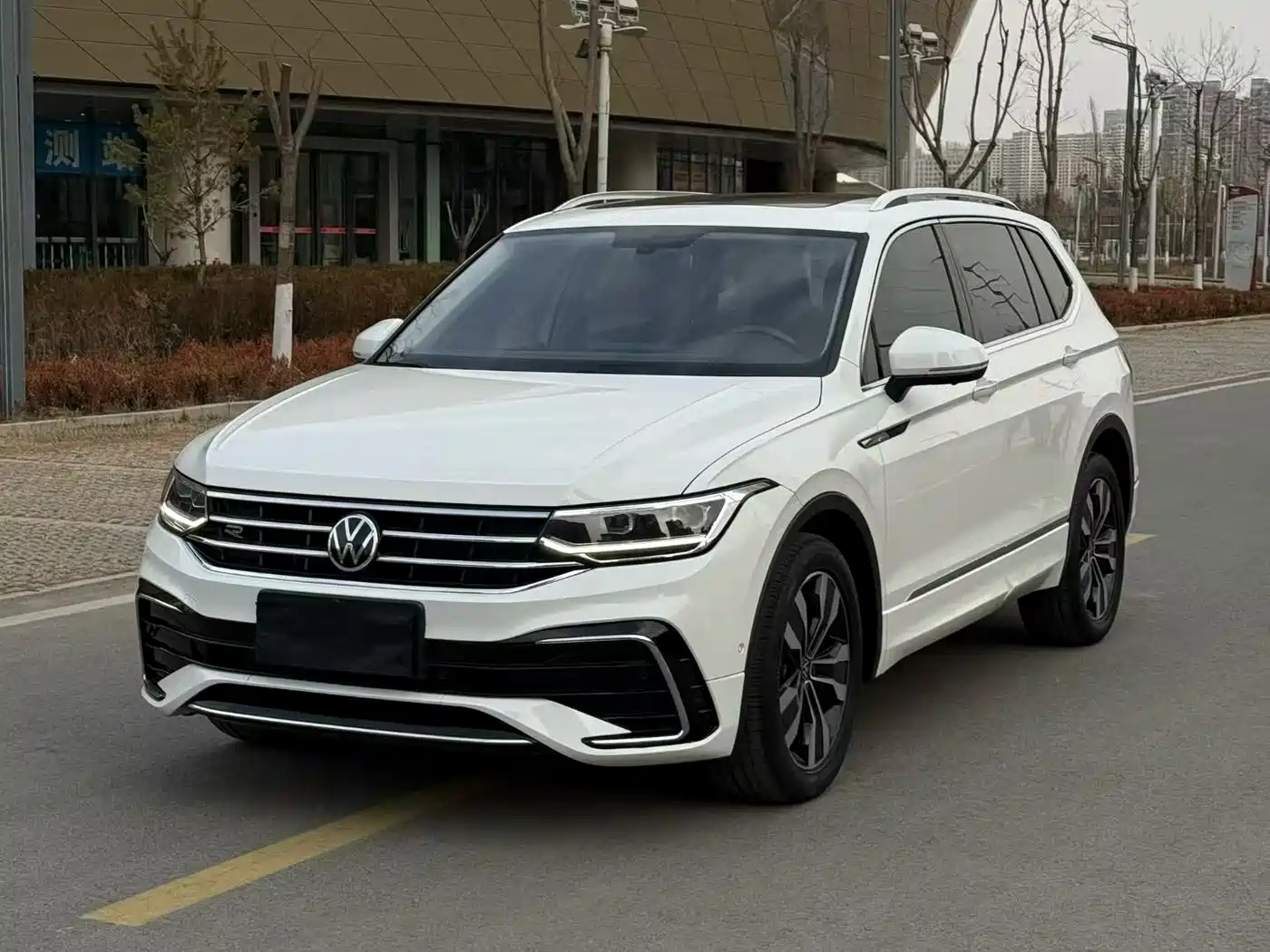 Volkswagen Tiguan L 2022 330TSI Auto 2WD R-Line Premium Edition