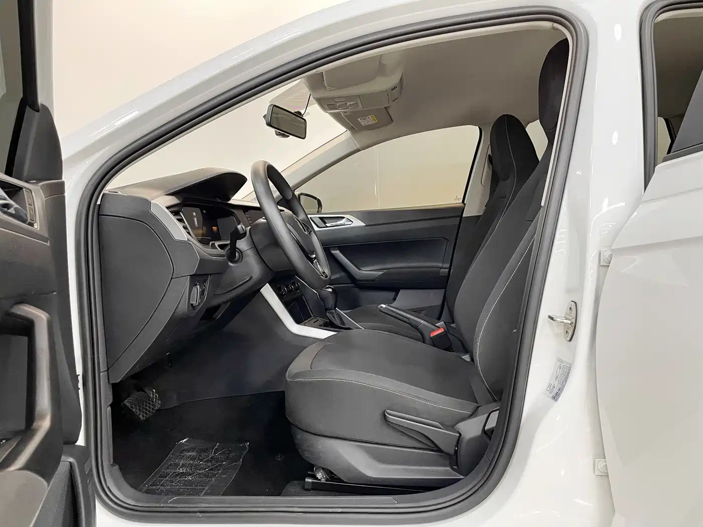 Volkswagen Polo 2023 2023 Facelift Plus 1.5L Auto Joyful Living Edition