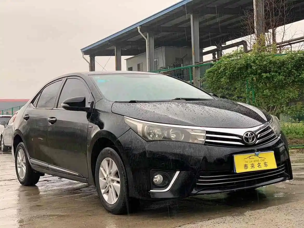 Toyota Corolla 2014 1.6L CVT GL-i фото 3