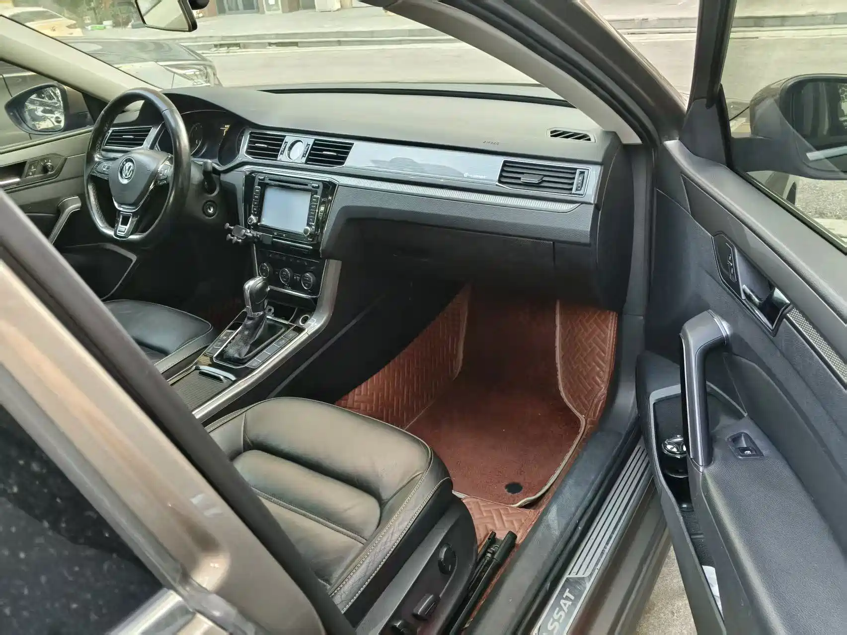Photo 6 - Volkswagen Passat