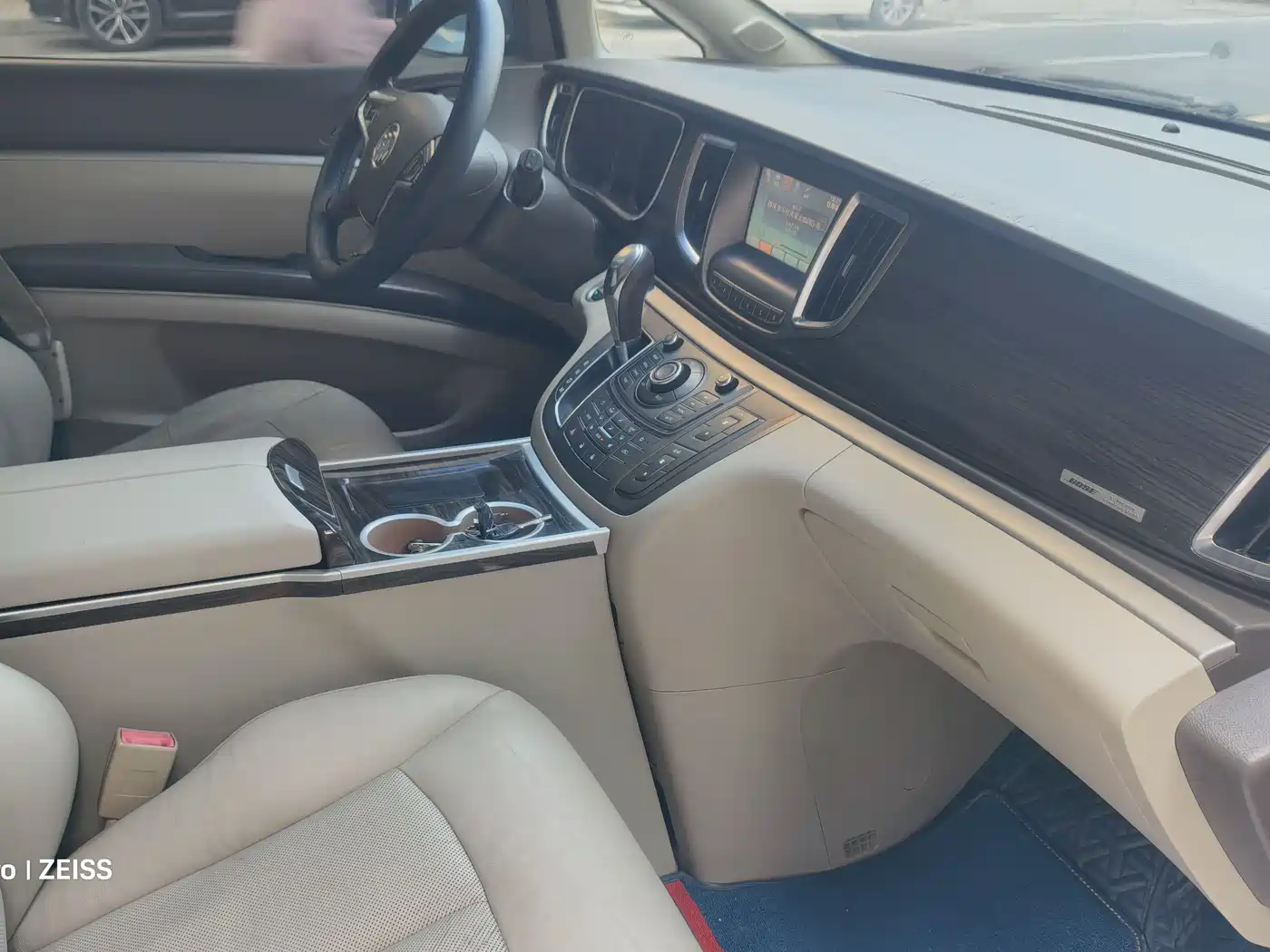 Buick GL8 2011 3.0L XT Luxury Business Flagship фото 9