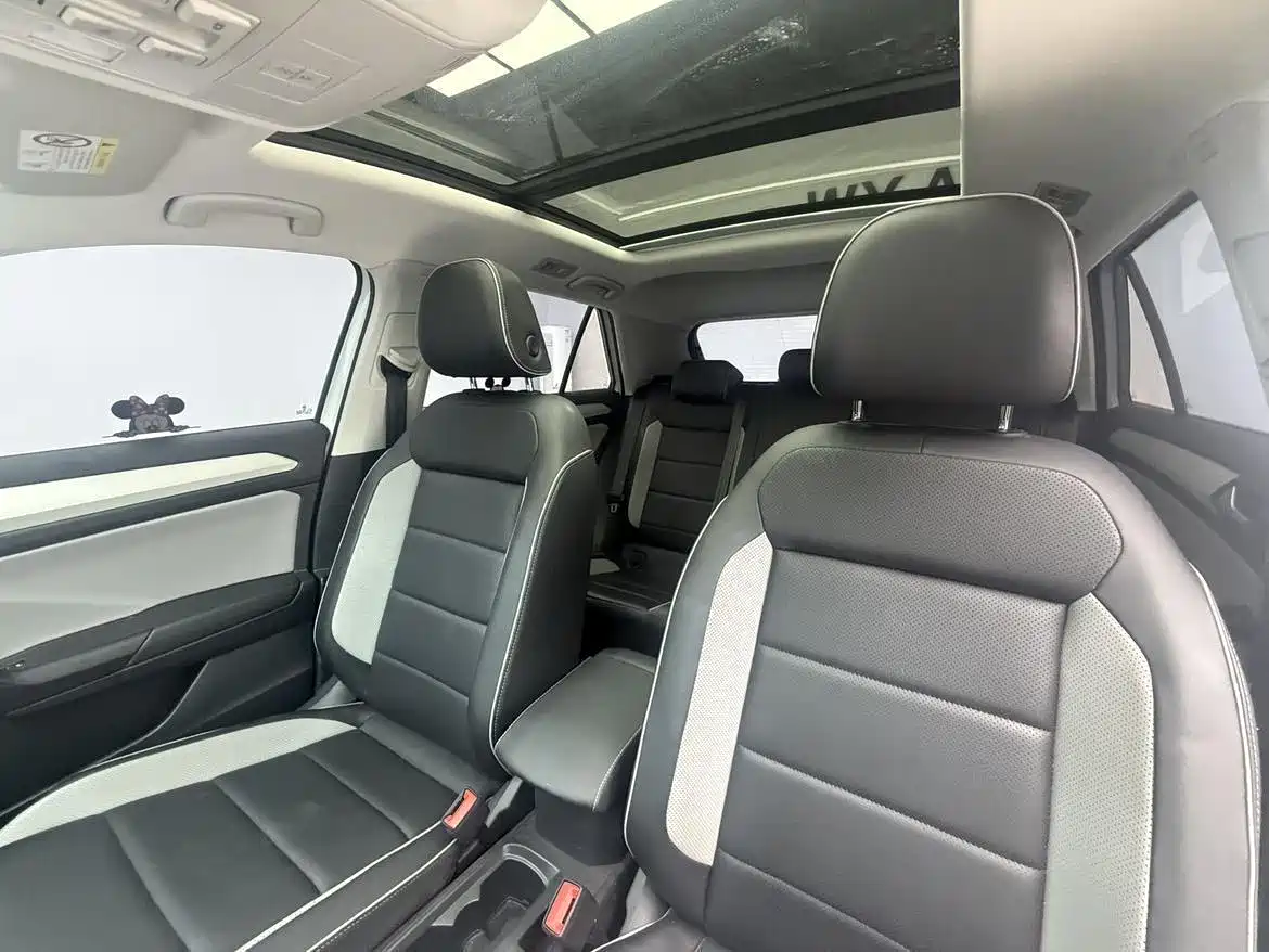 VOLKSWAGEN T ROC EXPLORING SONGS