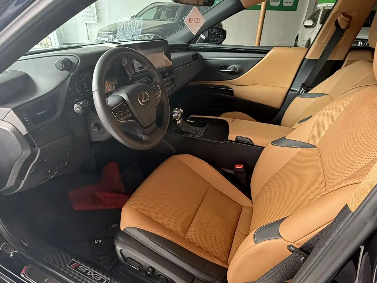 Фото 5 - Lexus ES