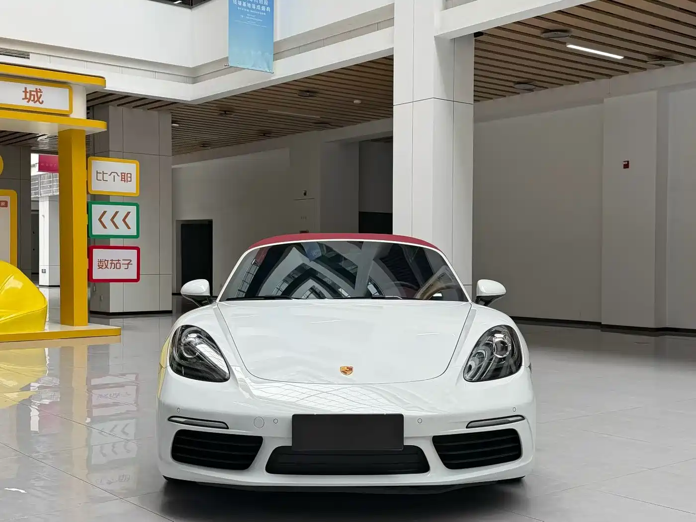PORSCHE 718