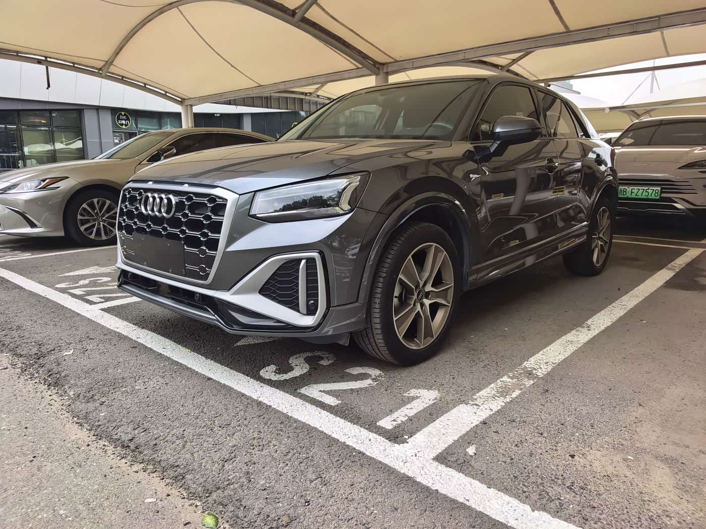 Audi Q2L