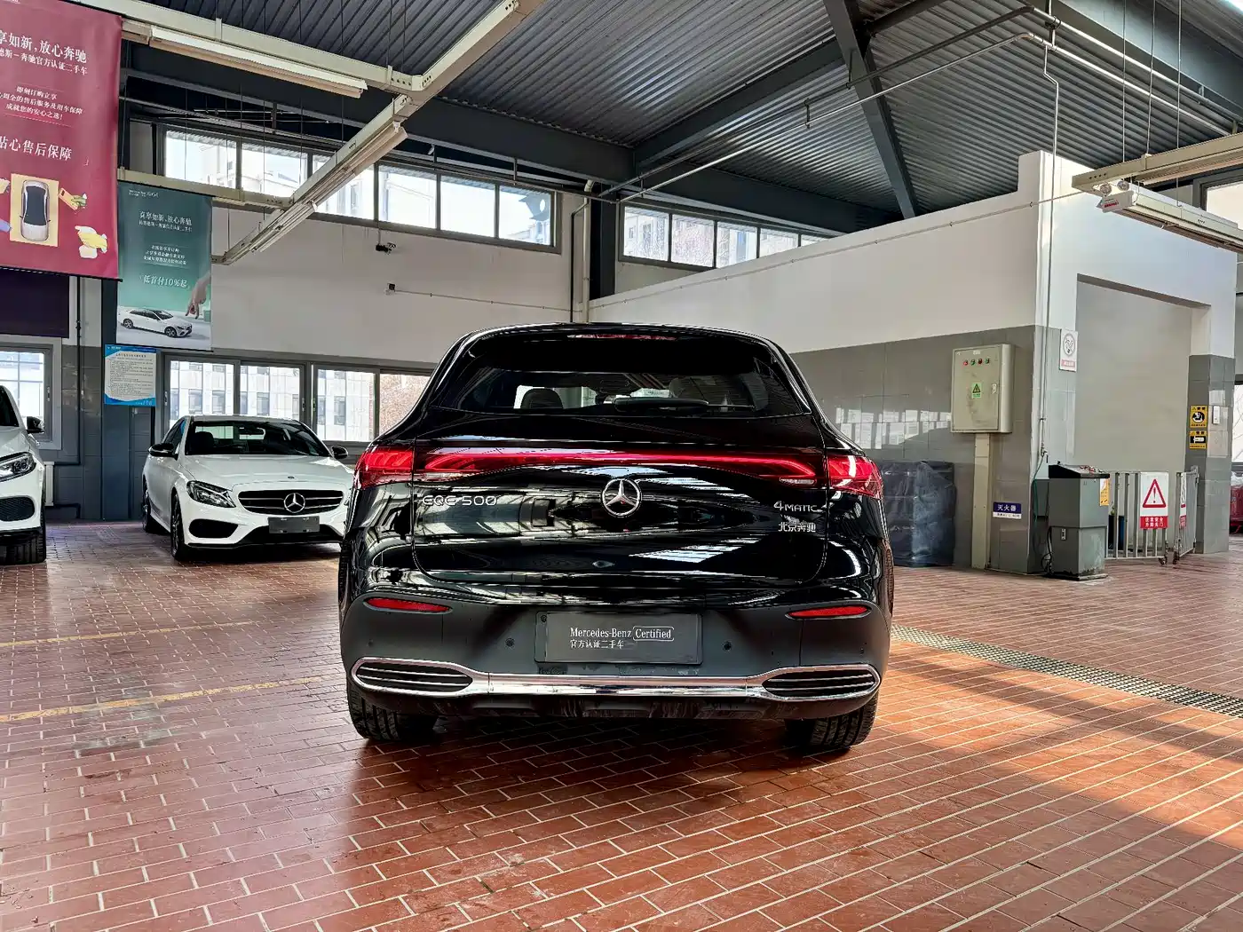 MERCEDES-BENZ EQE SUV