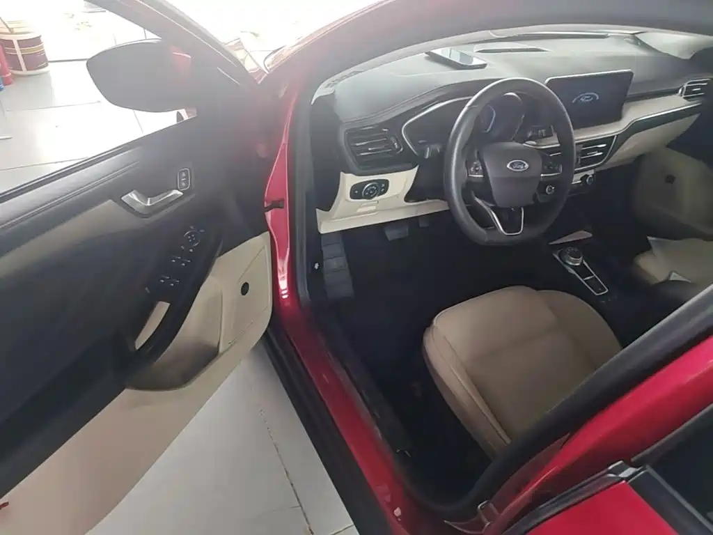 Ford Focus 2021 2021 Sedan EcoBoost 180 Auto Trend